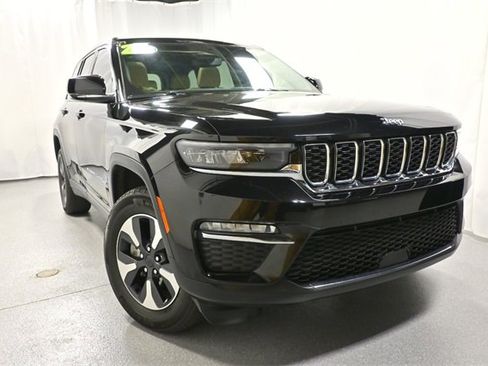 Used 2023 Jeep Grand Cherokee 4xe image 2