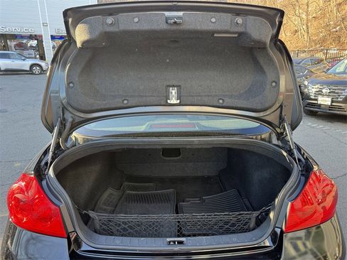 Used 2011 INFINITI G37 x w/ Premium Pkg image 32