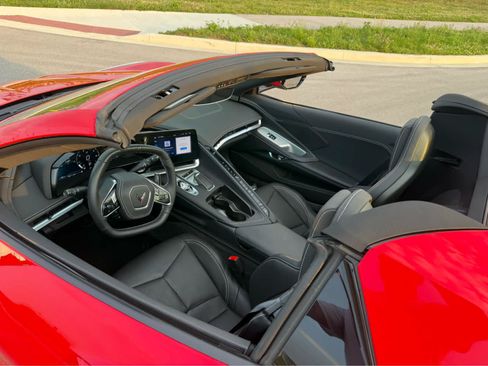 Used 2025 Chevrolet Corvette Stingray Convertible w/ 1LT RWD image 18