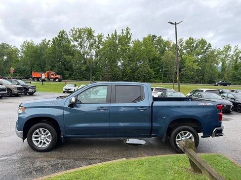 Used 2024 Chevrolet Silverado 1500 LT AWD/4WD image 6