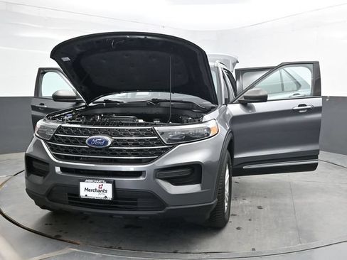 Used 2022 Ford Explorer XLT AWD/4WD image 46