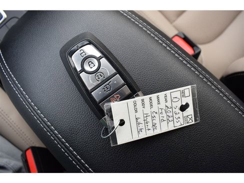 Used 2022 Ford Escape Titanium image 31