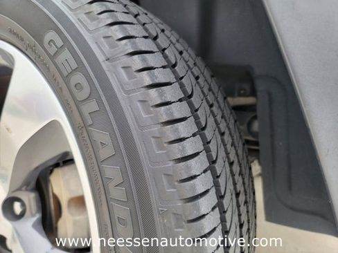 Used 2020 Jeep Cherokee Limited w/ Technology Group FWD image 32