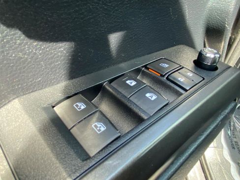 Used 2017 Toyota Tacoma TRD Sport w/ Tow Package (A/T) AWD/4WD image 60