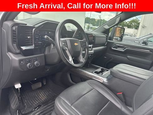 Used 2024 Chevrolet Silverado 2500 LTZ w/ LTZ Plus Package AWD/4WD image 9