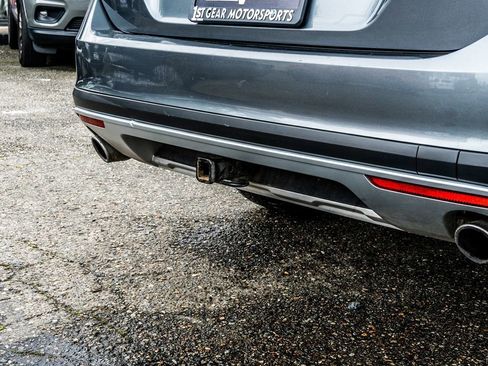 Used 2017 Volkswagen Golf S image 19