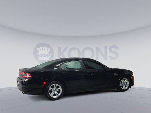 Used 2019 Dodge Charger SXT RWD image 11