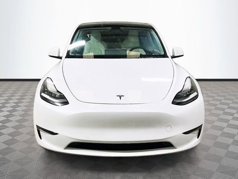 Used 2022 Tesla Model Y Long Range image 2