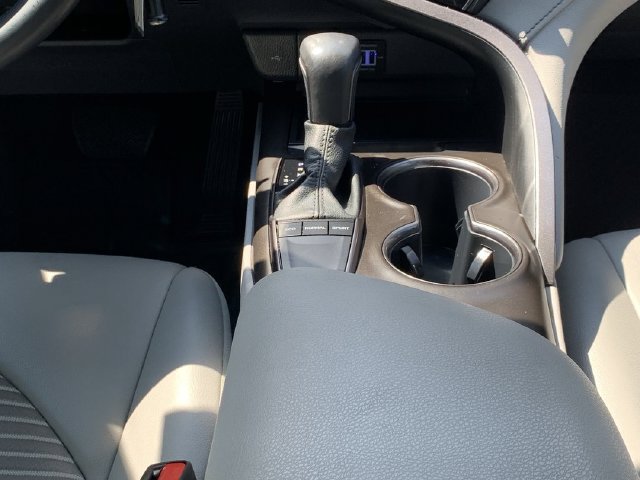 Used 2023 Toyota Camry SE FWD image 27