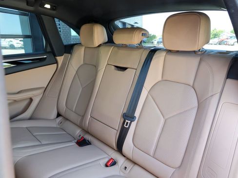 Certified 2026 Porsche Macan AWD/4WD image 43