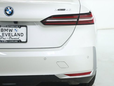 Used 2025 BMW i5 xDrive40 w/ Premium Package image 45