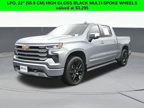Used 2025 Chevrolet Silverado 1500 High Country AWD/4WD image 4