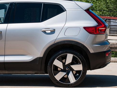 Certified 2023 Volvo XC40 Recharge Ultimate AWD/4WD image 4