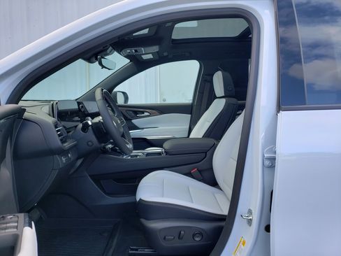 New 2026 Chevrolet Traverse High Country w/ LPO, Floor Liner Package image 31