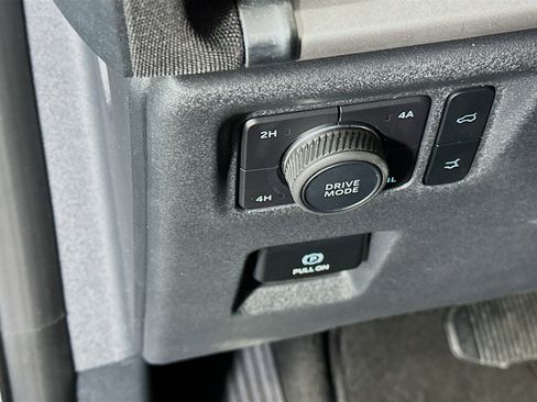 Used 2025 Ford Expedition Max Active image 17