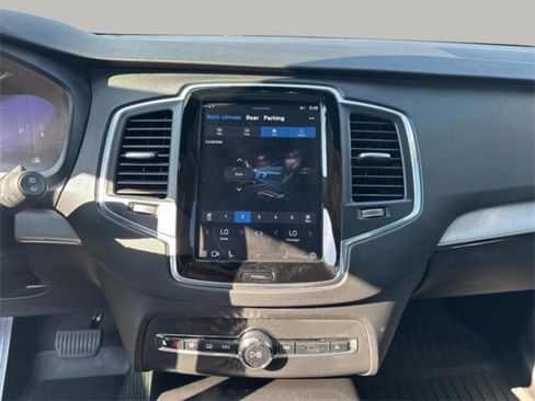 Used 2023 Volvo XC90 B5 Core image 16