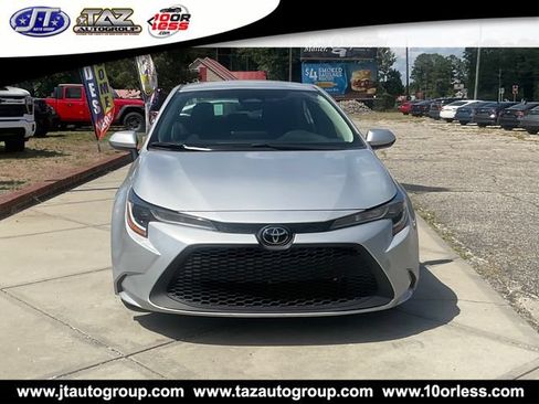 Used 2023 Toyota Corolla LE FWD image 2