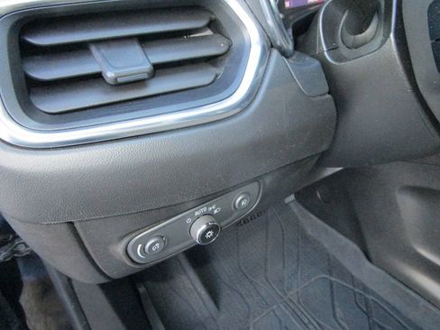 Used 2022 Chevrolet Equinox Premier image 28