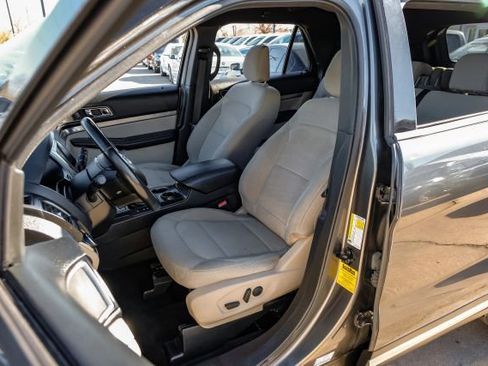 Used 2019 Ford Explorer XLT w/ Equipment Group 201A image 37