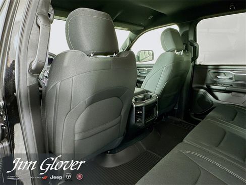 New 2026 RAM 1500 4x4 Crew Cab image 17