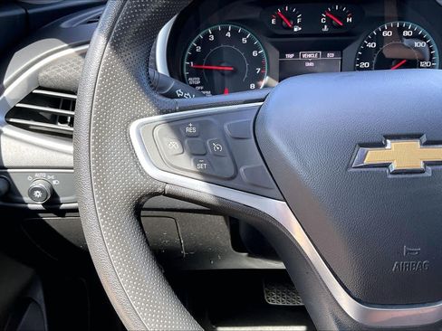 Used 2022 Chevrolet Malibu LT FWD image 18