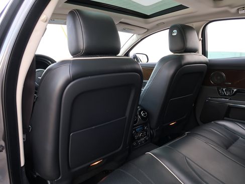 Used 2016 Jaguar XJ Supercharged image 38