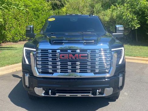 Used 2024 GMC Sierra 3500 Denali w/ Denali Reserve Package AWD/4WD image 2