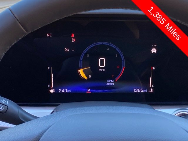 Used 2026 Chevrolet Trax LT w/ Sunroof Package FWD image 23