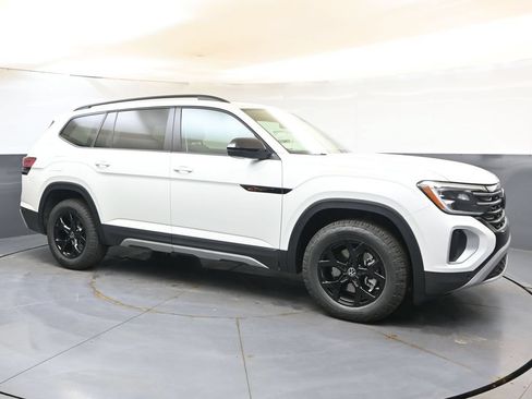 New 2026 Volkswagen Atlas Peak Edition AWD/4WD image 7
