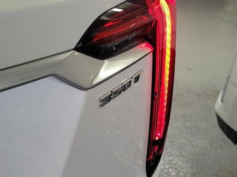 Certified 2023 Cadillac XT6 Luxury FWD image 8