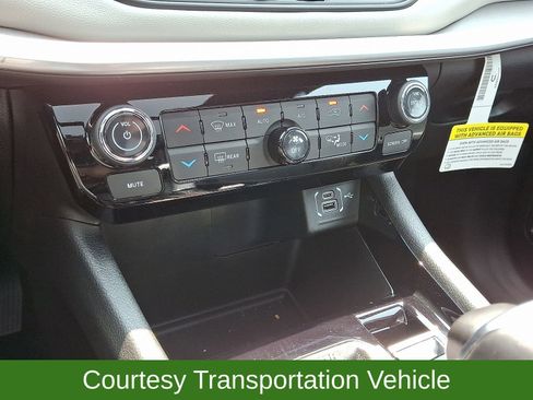 New 2025 Jeep Compass Limited w/ Sun & Sound Group AWD/4WD image 10