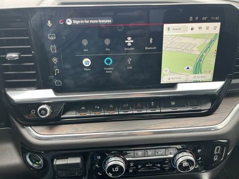 Used 2024 GMC Sierra 1500 SLT image 13