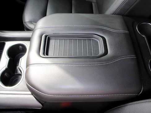 Used 2022 Chevrolet Tahoe Z71 w/ Luxury Package image 25