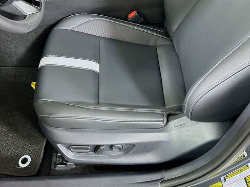 Used 2025 Toyota Camry SE image 20