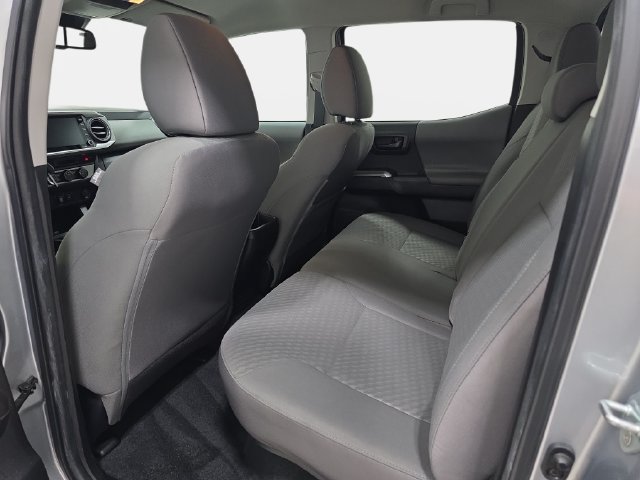 Certified 2022 Toyota Tacoma SR5 AWD/4WD image 10