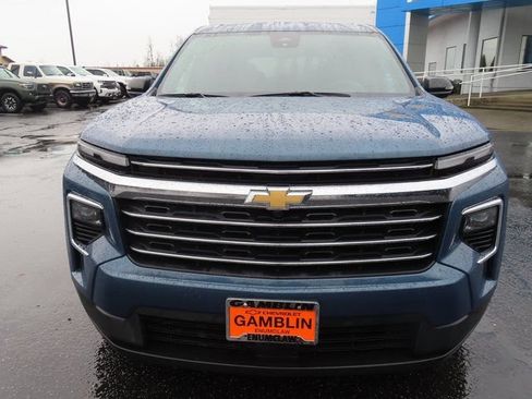 Used 2025 Chevrolet Traverse LT AWD/4WD image 2