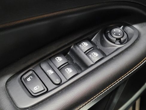 Used 2017 Jeep Compass Latitude w/ Popular Equipment Group image 27