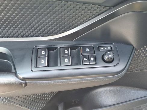 Used 2018 Toyota C-HR XLE FWD image 24