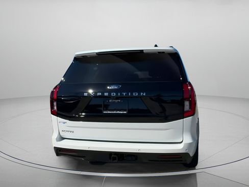 New 2025 Ford Expedition Active image 27
