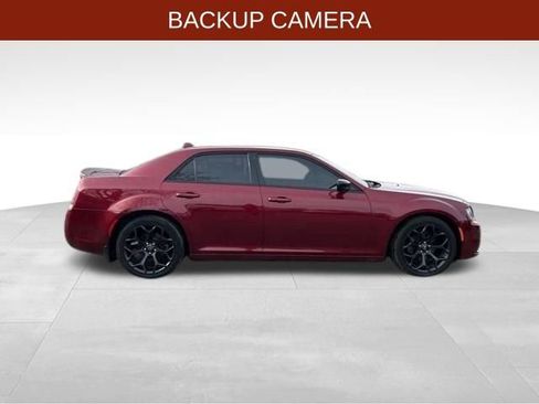 Used 2019 Chrysler 300 Touring w/ Sport Appearance Package image 8