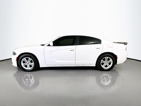 Used 2020 Dodge Charger SXT RWD image 4