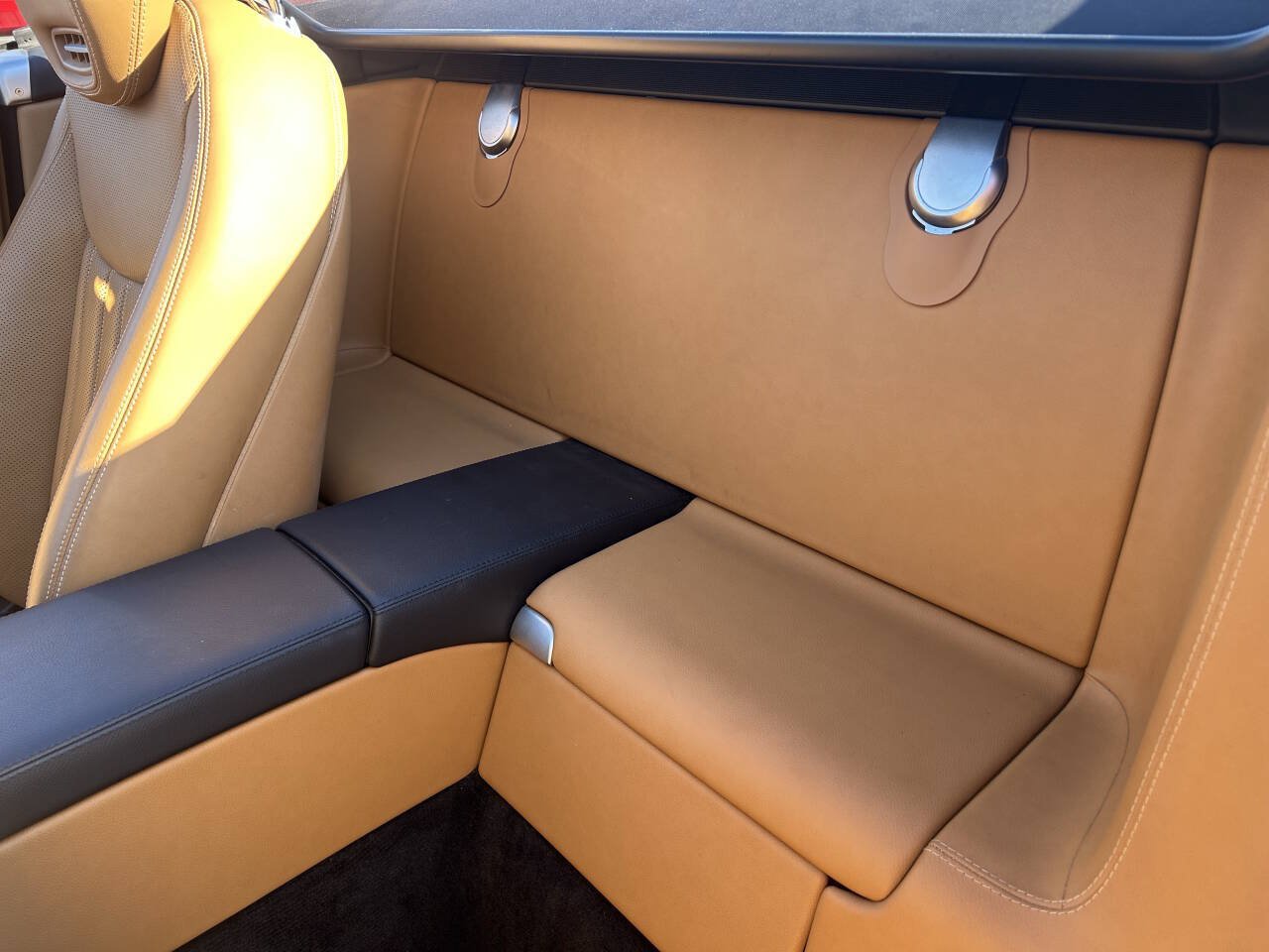 Used 2011 Mercedes-Benz SL 550 image 34