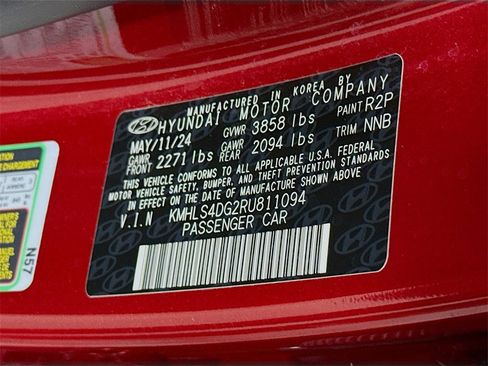 Certified 2024 Hyundai Elantra SEL w/ Convenience Package image 35