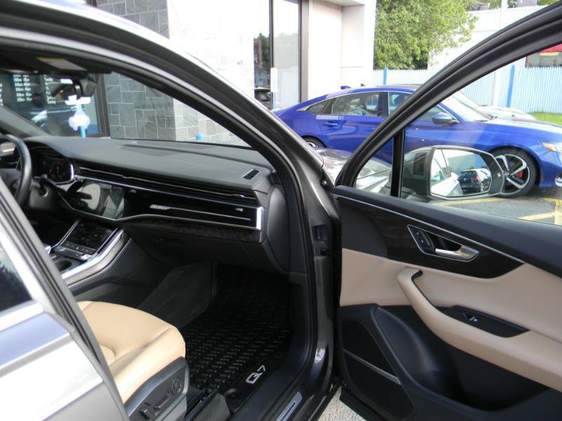 Used 2022 Audi Q7 2.0T Premium Plus w/ Premium Plus Package AWD/4WD image 23