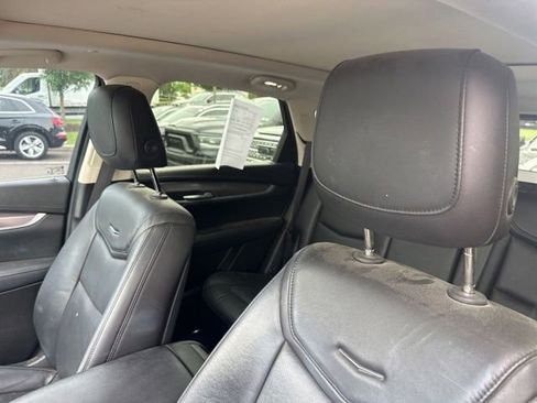 Used 2018 Cadillac XT5 Luxury w/ LPO, Black Ice Package AWD/4WD image 6