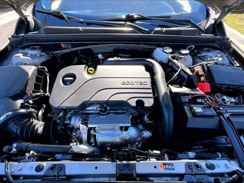 Used 2024 Chevrolet Malibu LT image 32