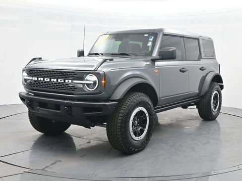 New 2025 Ford Bronco Badlands w/ Sasquatch Package image 1