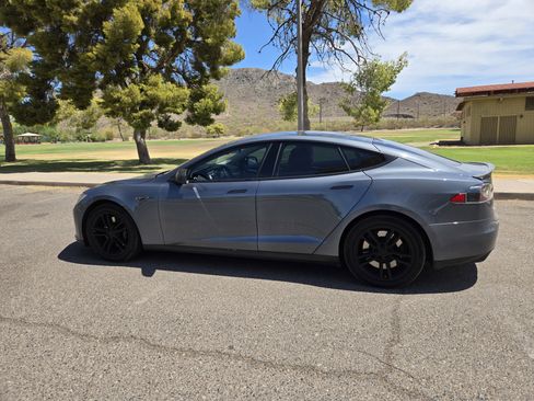 Used 2013 Tesla Model S image 8