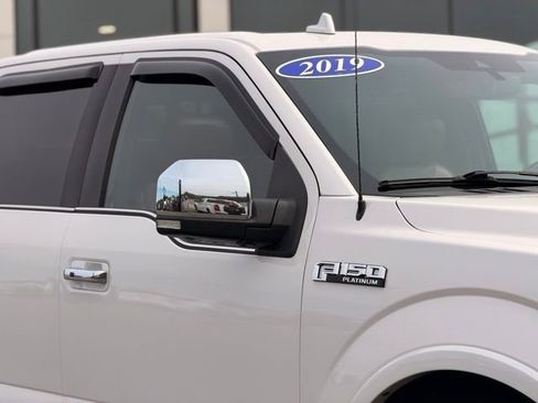 Used 2019 Ford F150 Platinum w/ Equipment Group 701A Luxury AWD/4WD image 4