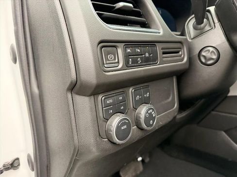 Used 2023 Chevrolet Suburban Premier AWD/4WD image 20
